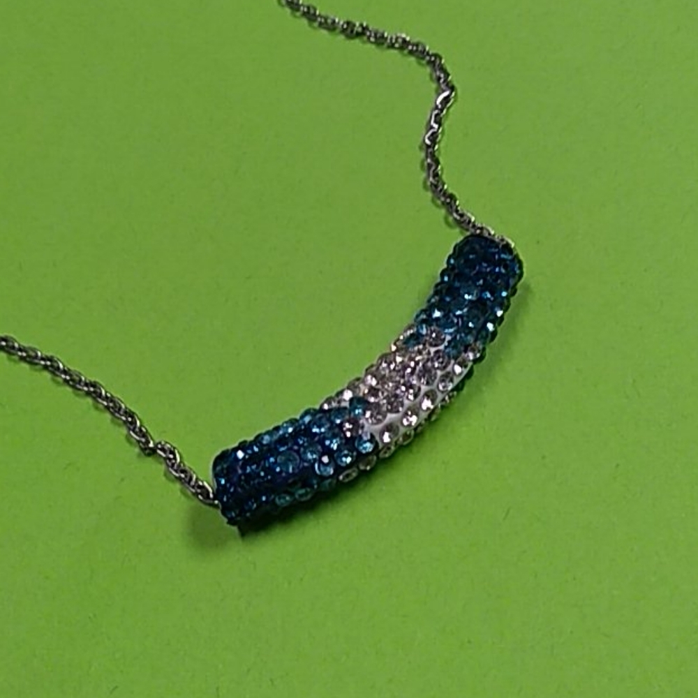 Silver and Teal ombre necklace... beautiful ❤️
